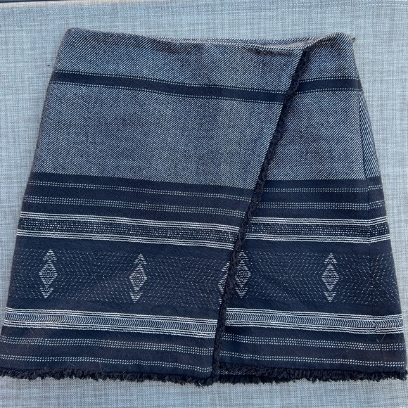 EUC Loft Skirt Sz 6 - Picture 1 of 4